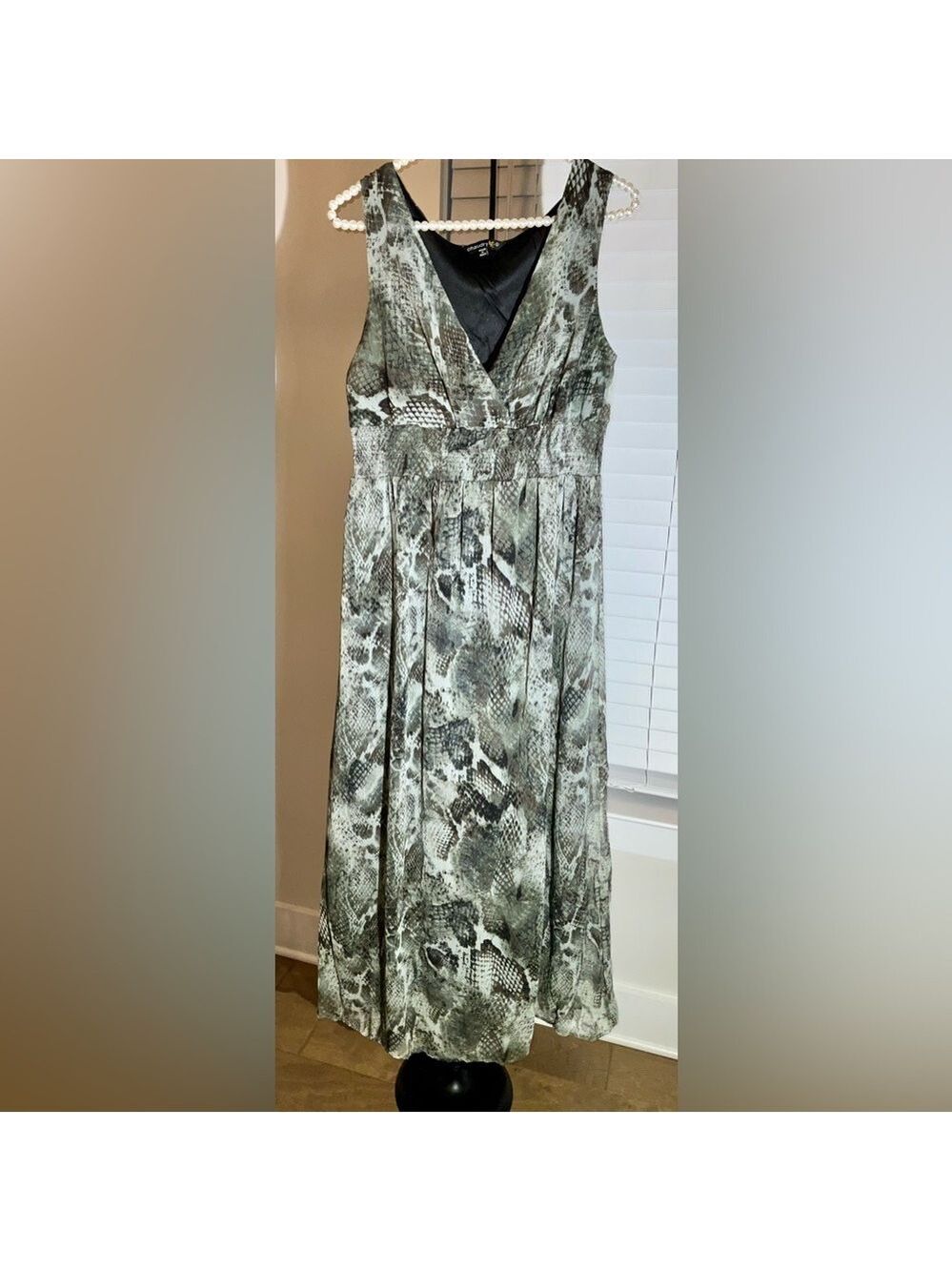 Chaudry KC snake print maxi dress - size large - smocked waist/comfortable